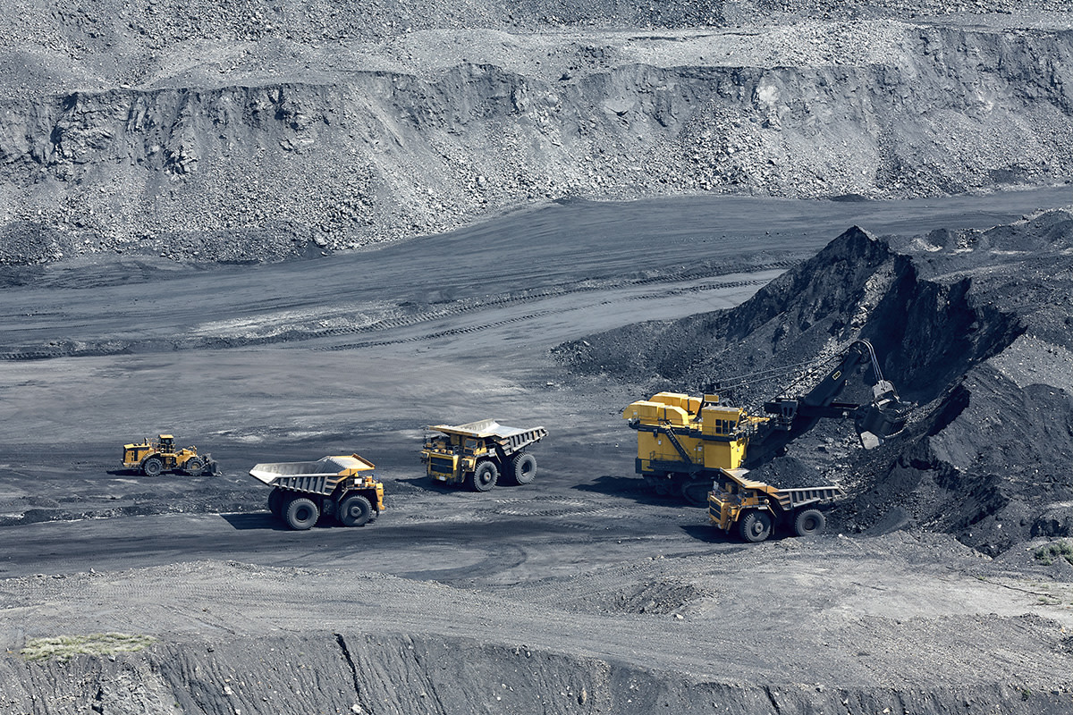 CHALLENGES AND SOLUTIONS FOR WESTERN INVESTORS IN ZIMBABWE MINING SECTOR